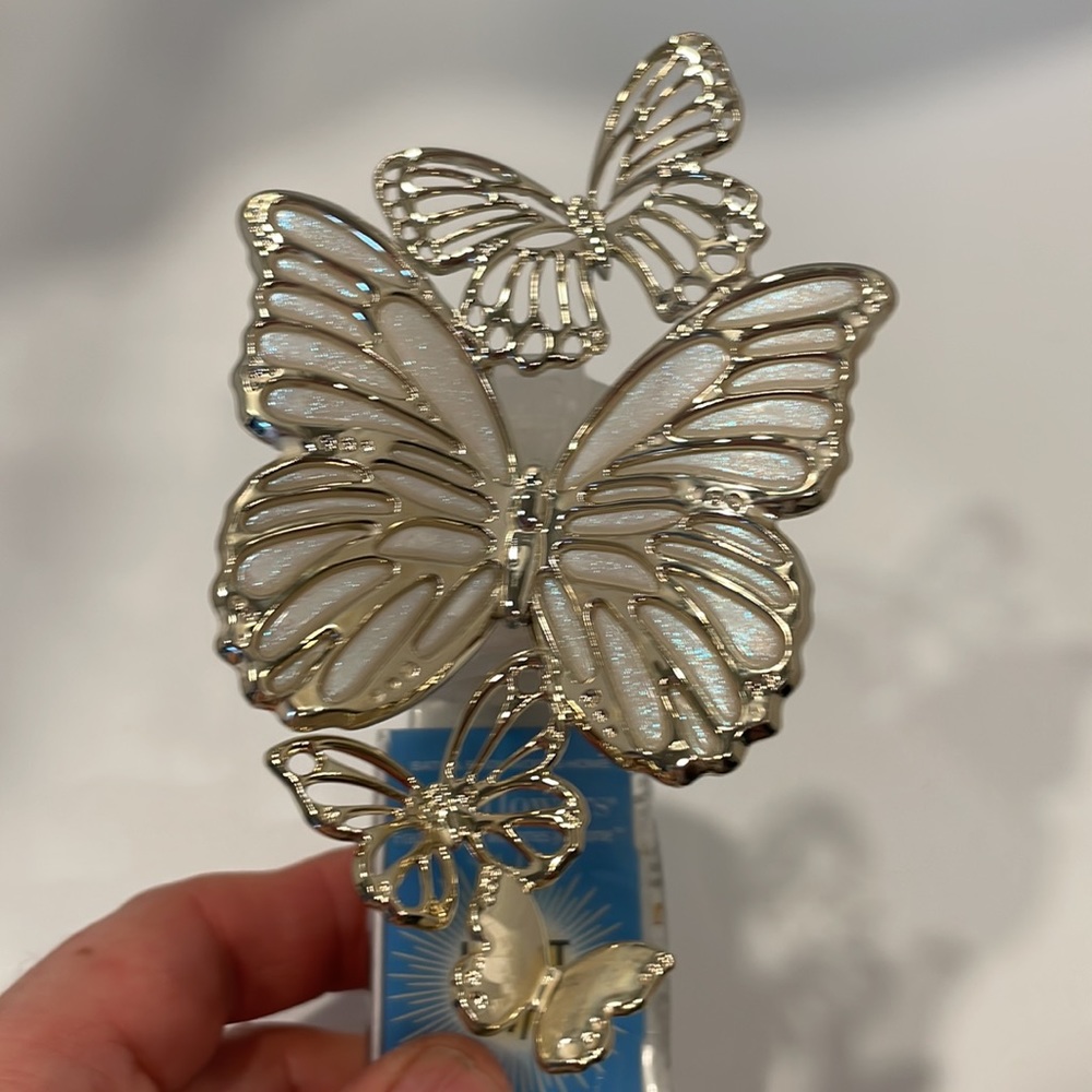 NWT BATH & BODY GOLD & CREAM BUTTERFLY LIGHTUP WALLFLOWER PLUG-IN